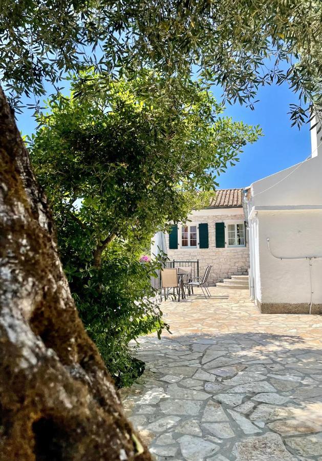 Villa Christina Lakka  Luaran gambar