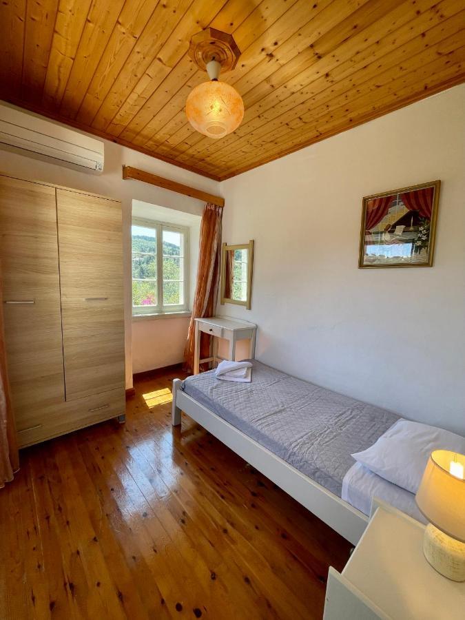 Villa Christina Lakka  Luaran gambar